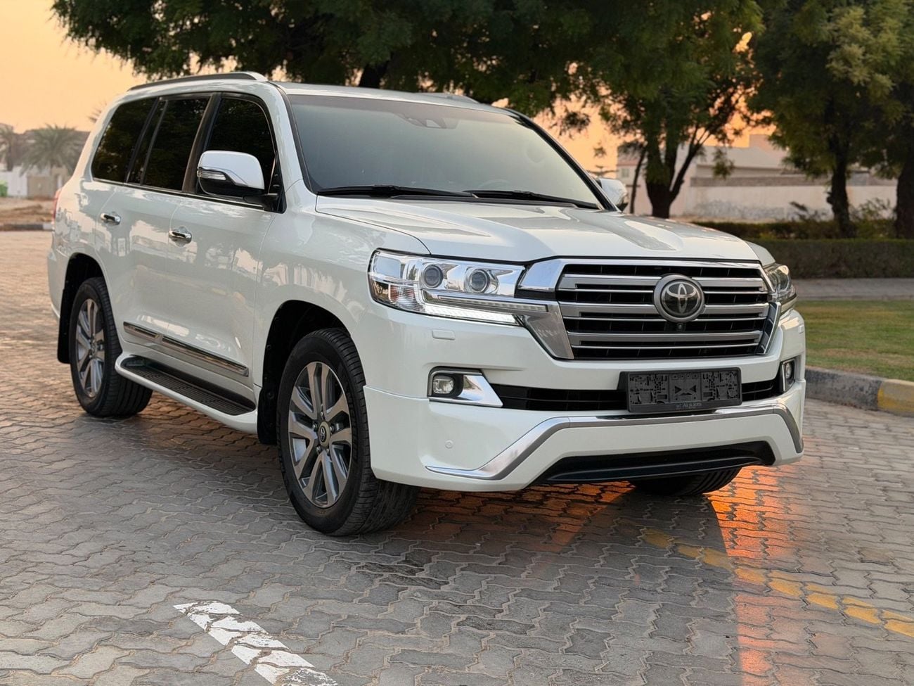 Toyota Land Cruiser VXR 5.7