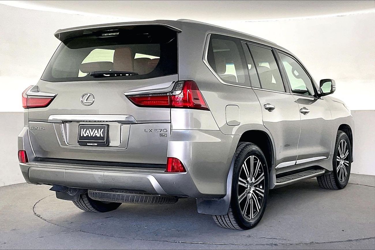 لكزس LX 570 Platinum | National Day Celebration | شامل الضمان | 0 ﺪﻔﻋﺓ ﺃﻮﻟﻯ