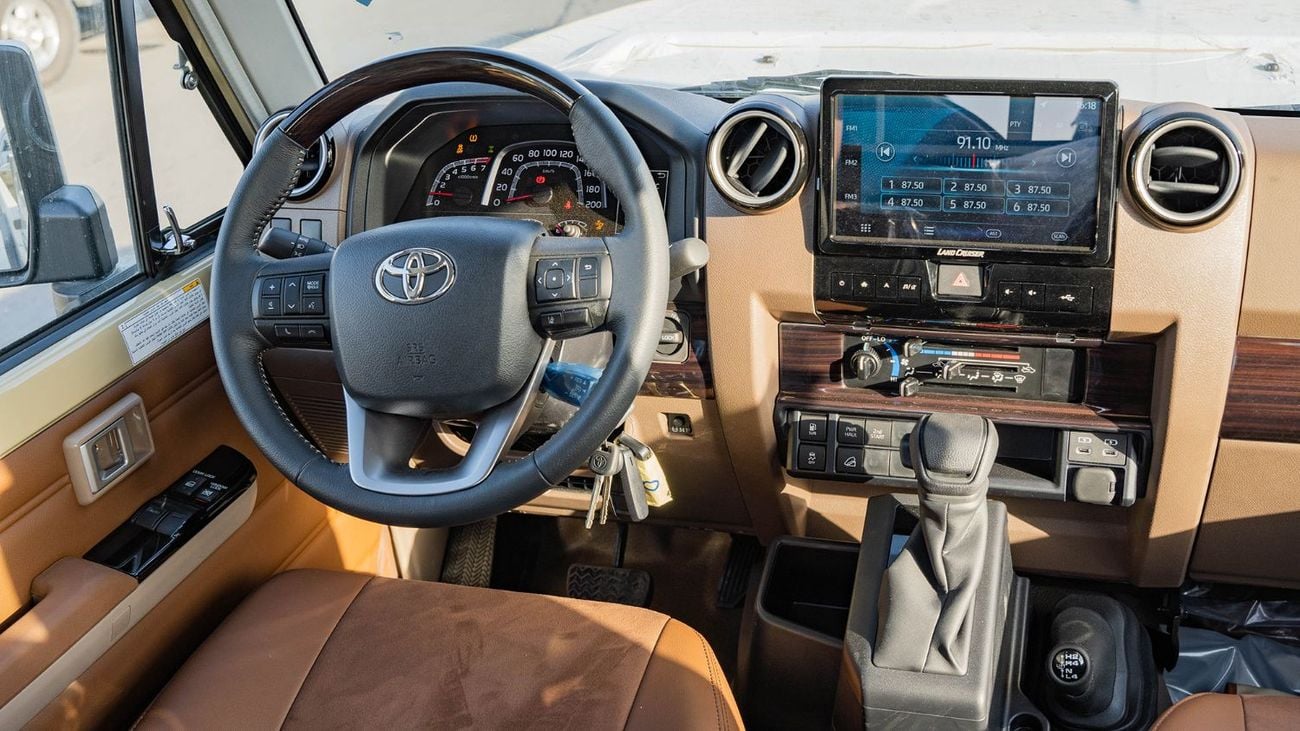 تويوتا لاند كروزر بيك آب 2025 Toyota Land Cruiser LC 79 4.0 SC AT Petrol Full Option - Beige