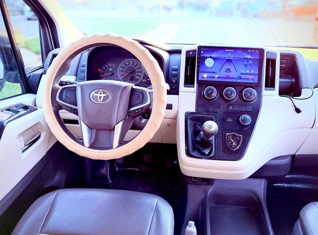 تويوتا هاياس DLS -High Roof Commuter 2.8L M/T