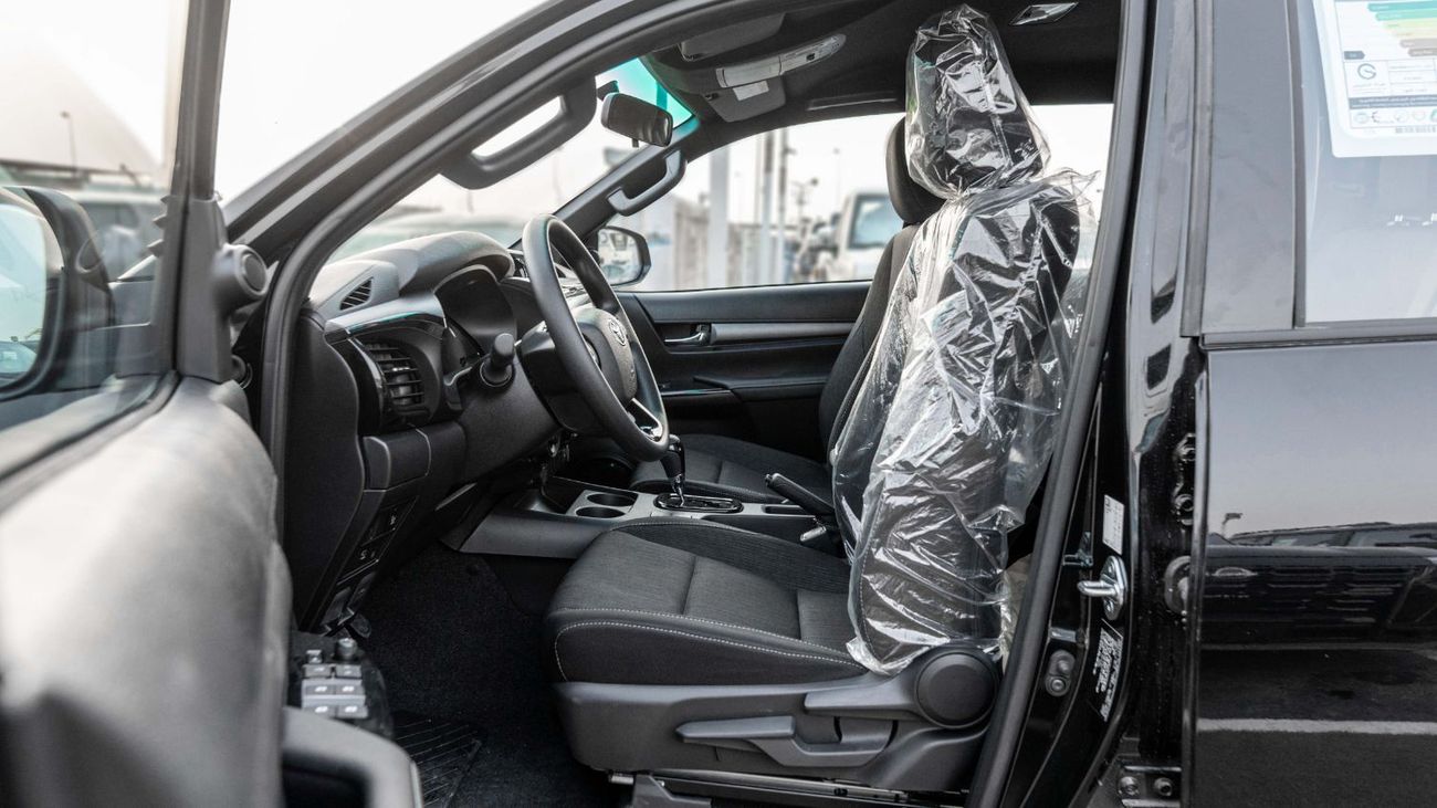 تويوتا هيلوكس 2026 Toyota Hilux Adventure 4.0L AT Petrol (Black-Black)