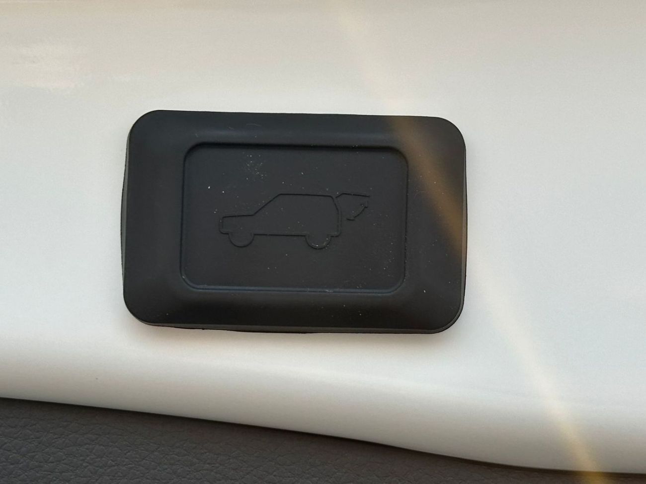 تويوتا راف ٤ 2.5L Adventure, Leather Seat, Panoramic Roof, wireless Charger, Electric Back Door, Model 2025