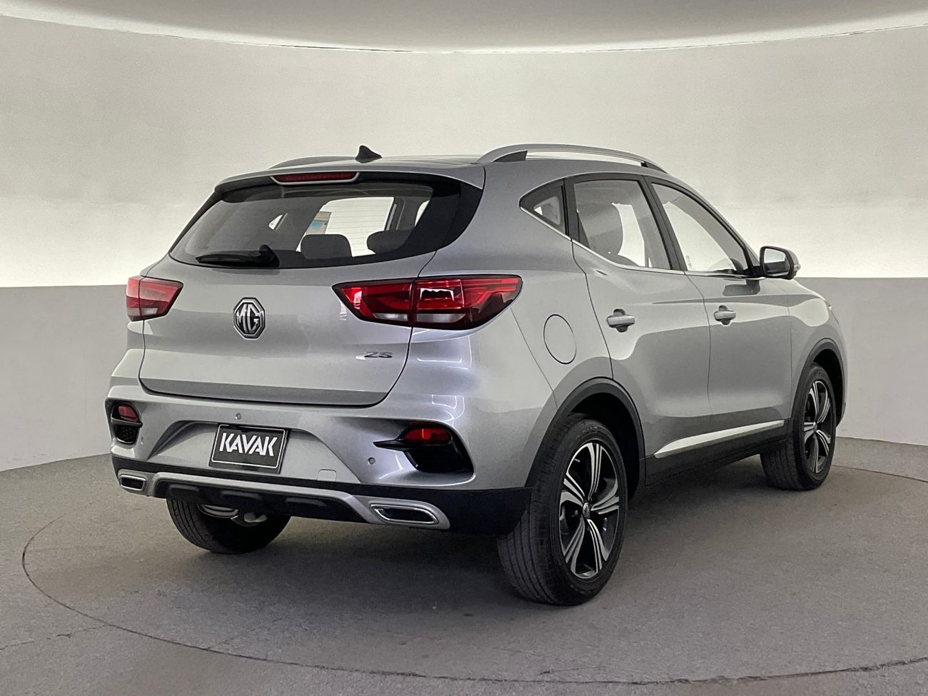 أم جي ZS Luxury | شامل الضمان | 0 ﺪﻔﻋﺓ ﺃﻮﻟﻯ