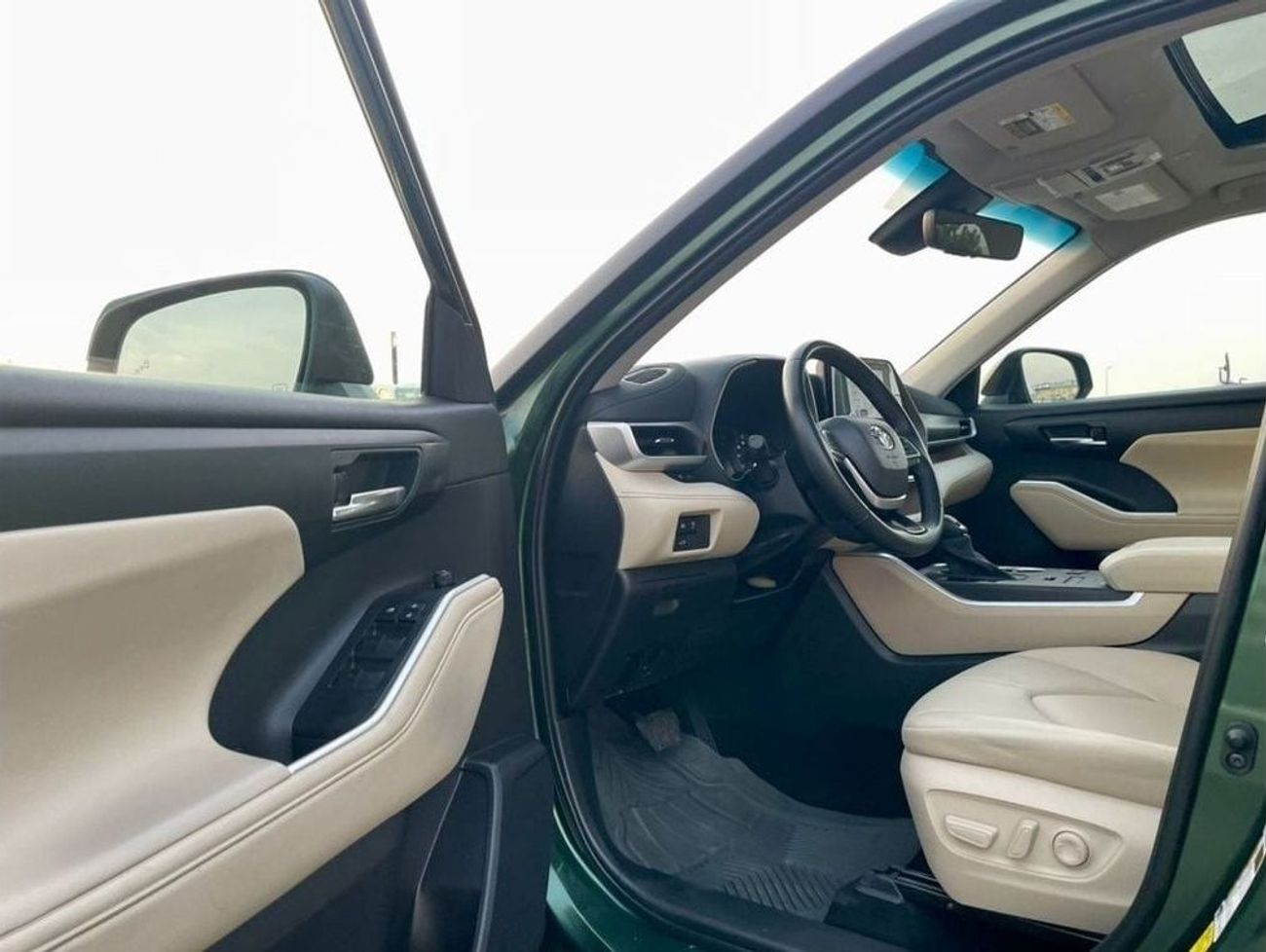 Toyota Highlander 2023 Toyota Highlander 2.4L V4 Turbo - XLE Full Option AWD 4x4 - Radar & Wireless charger - 55,300 M