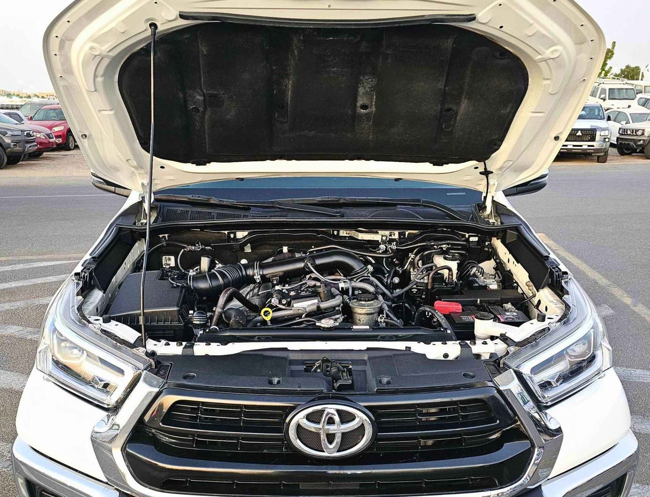 Toyota Hilux GLX / 2.7L/ 4WD V4/ AUTO WINDOWS/ WIDE BODY/ RIMS/ BUMPER CHORME/ EXPORT ONLY/ LOT#48567