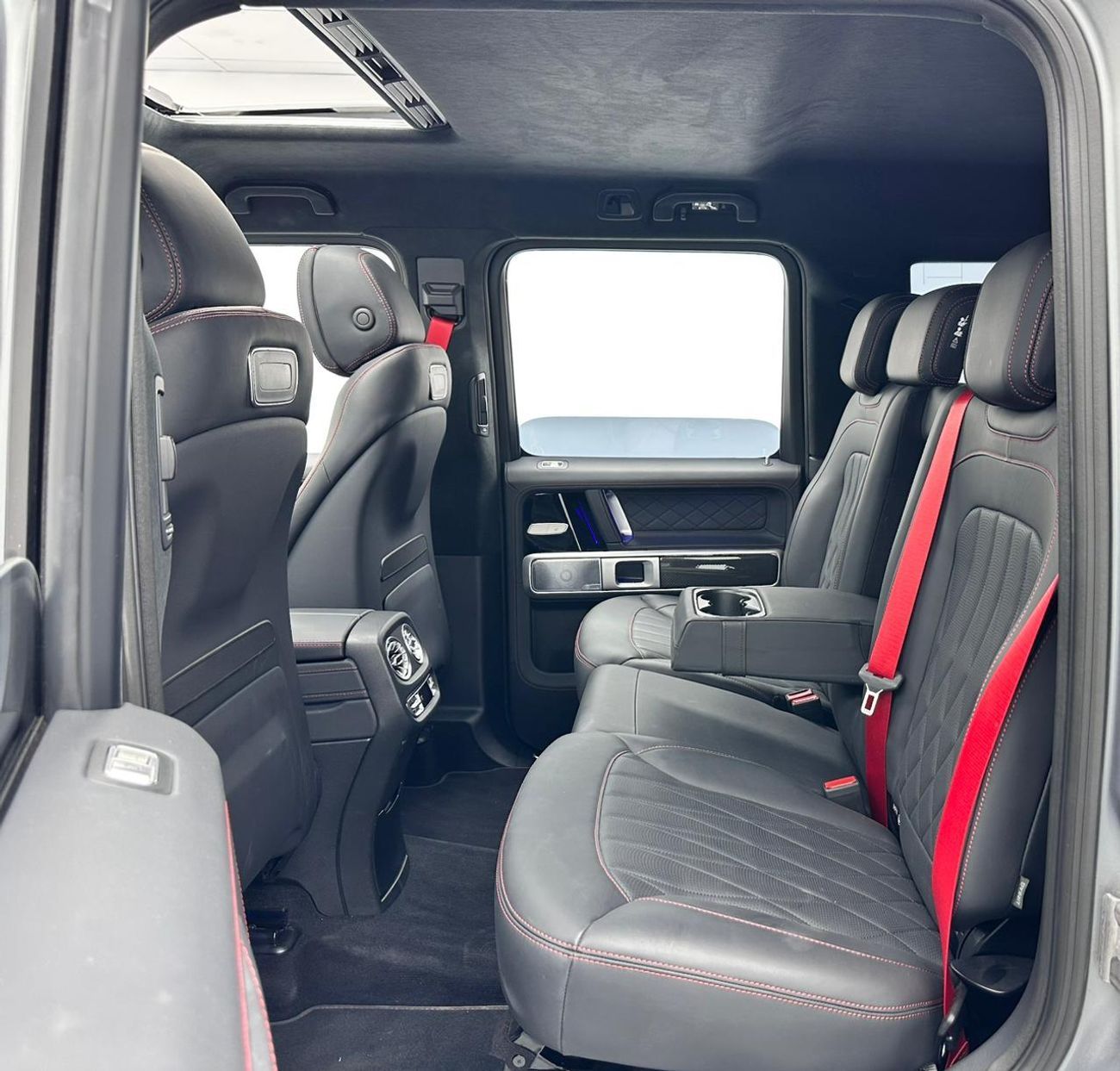 مرسيدس بنز G 63 AMG 2023 Mercedes G63 Double Night Package, 2028 Mercedes Warranty + Service Contract, Mercedes FSH, GCC