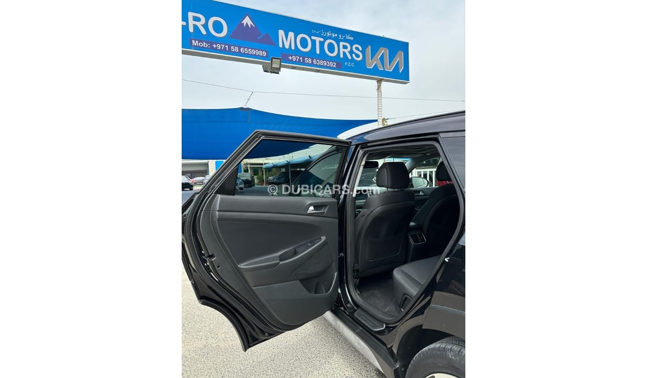 Hyundai Tucson car in perfect condition 2018 4wd with engine capacity 1.6 turbocharged