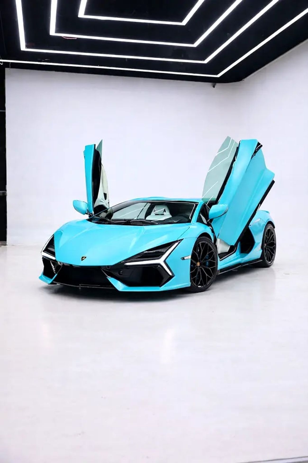 Lamborghini Revuelto