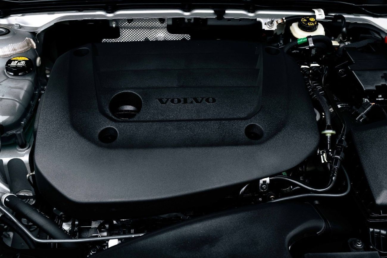 Volvo XC40 2,350 P.M | 0% Downpayment | Volvo XC40 B3 | Brand New!