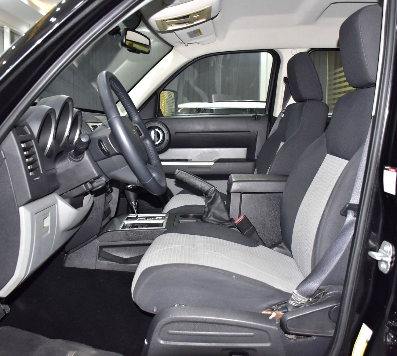 دودج نايترو EXCELLENT DEAL for our Dodge Nitro SXT 4x4 ( 2009 Model ) in Black Color GCC Specs