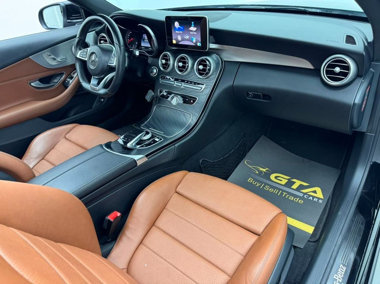 Mercedes Benz C300 STD 2017 Mercedes-Benz C300 Coupe, Mercedes Service History, Excellent Condition, GCC
