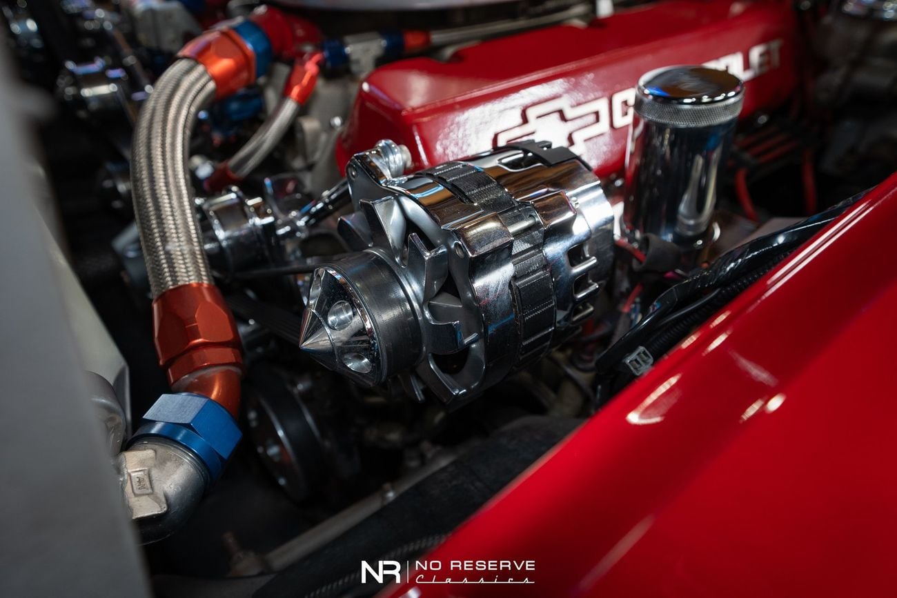 شيفروليه كورفت ZZ502 6 Speed Widebody Restomod