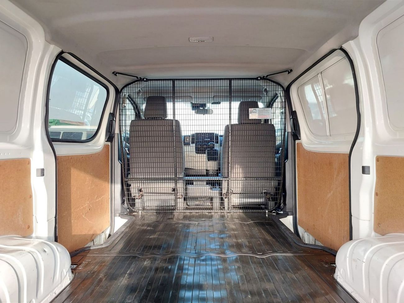 Toyota Hiace TOYOTA HIACE VAN RHD 2021 MODEL 2.8 L DIESEL AUTOMATIC(PM22720)