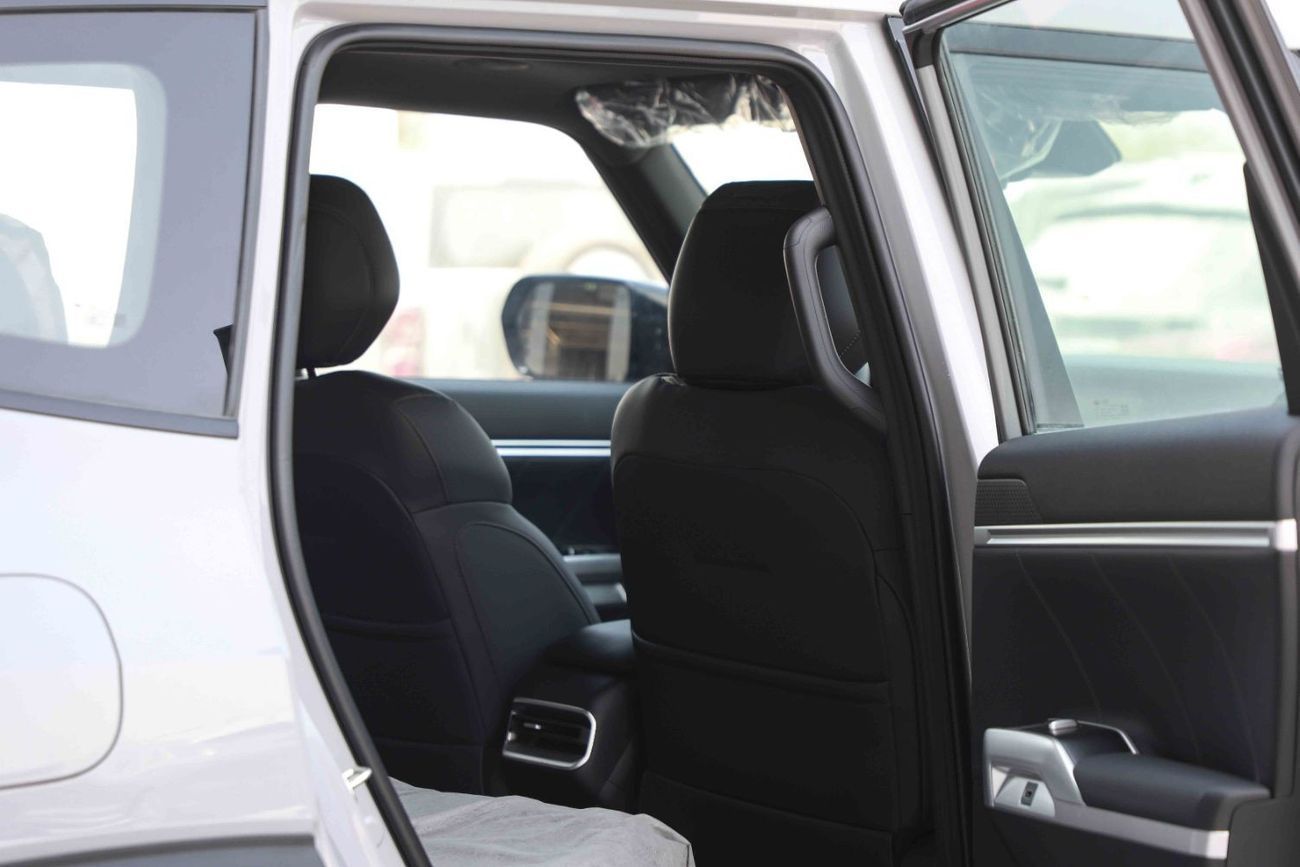 Changan Deepal G318 2024 Changan Deepal G318 Air Suspension - Plug-in Hybrid - Grey inside Black