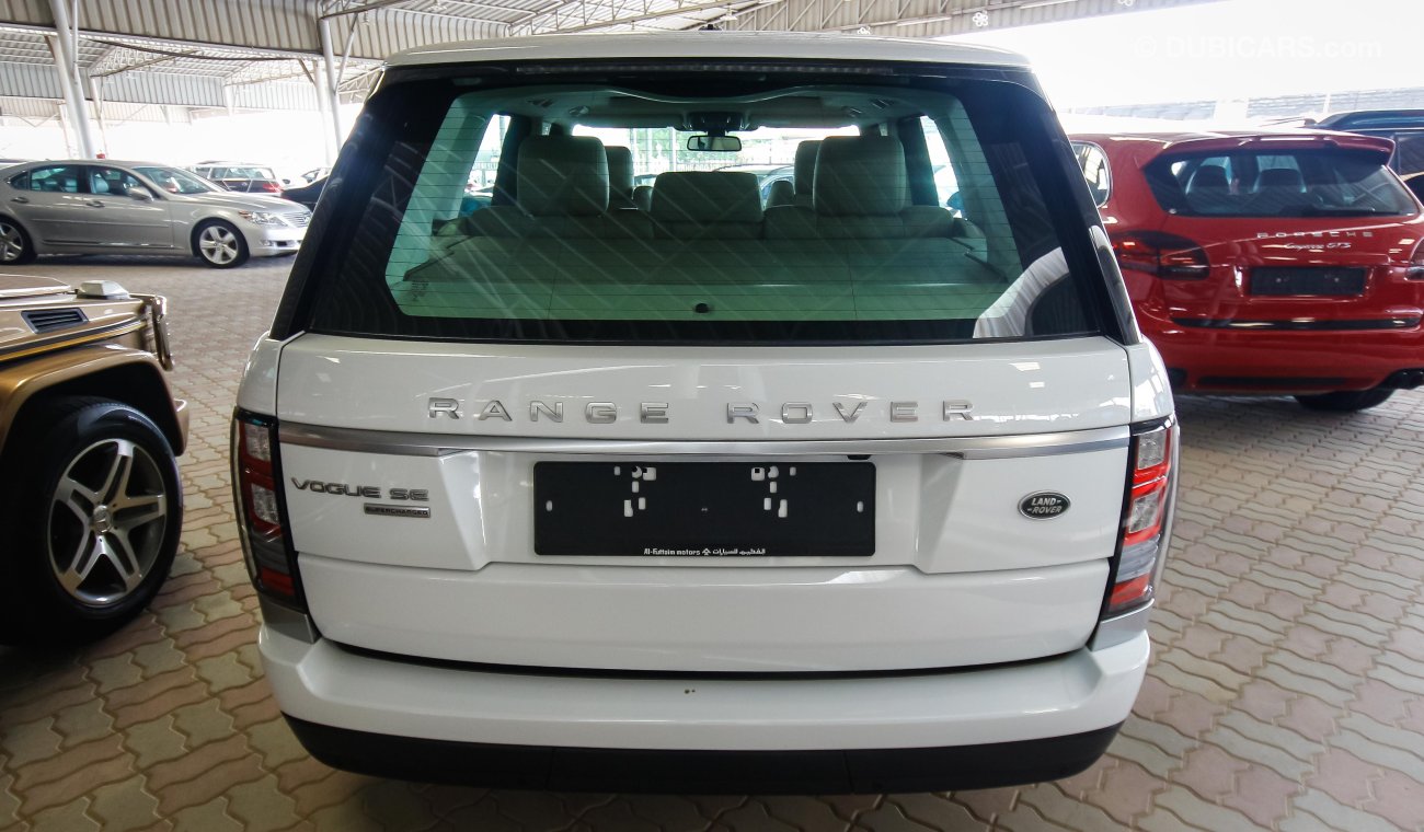 Land Rover Range Rover Vogue HSE With Supercharged Badge