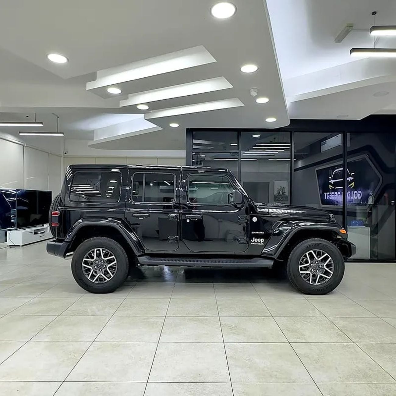جيب رانجلر أنليميتد Unlimited Sahara 2.0L A/T