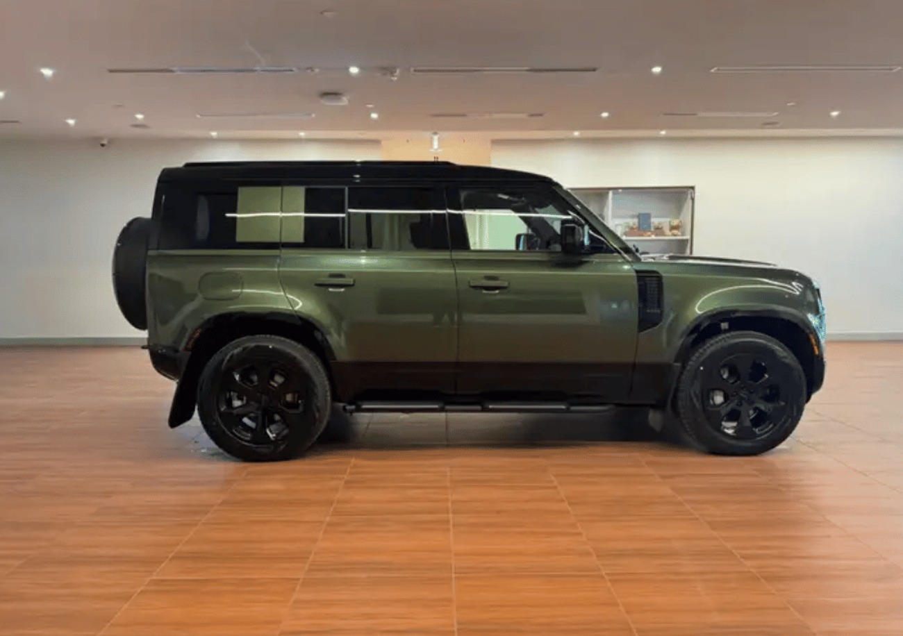 Land Rover Defender P400 Dynamic SE