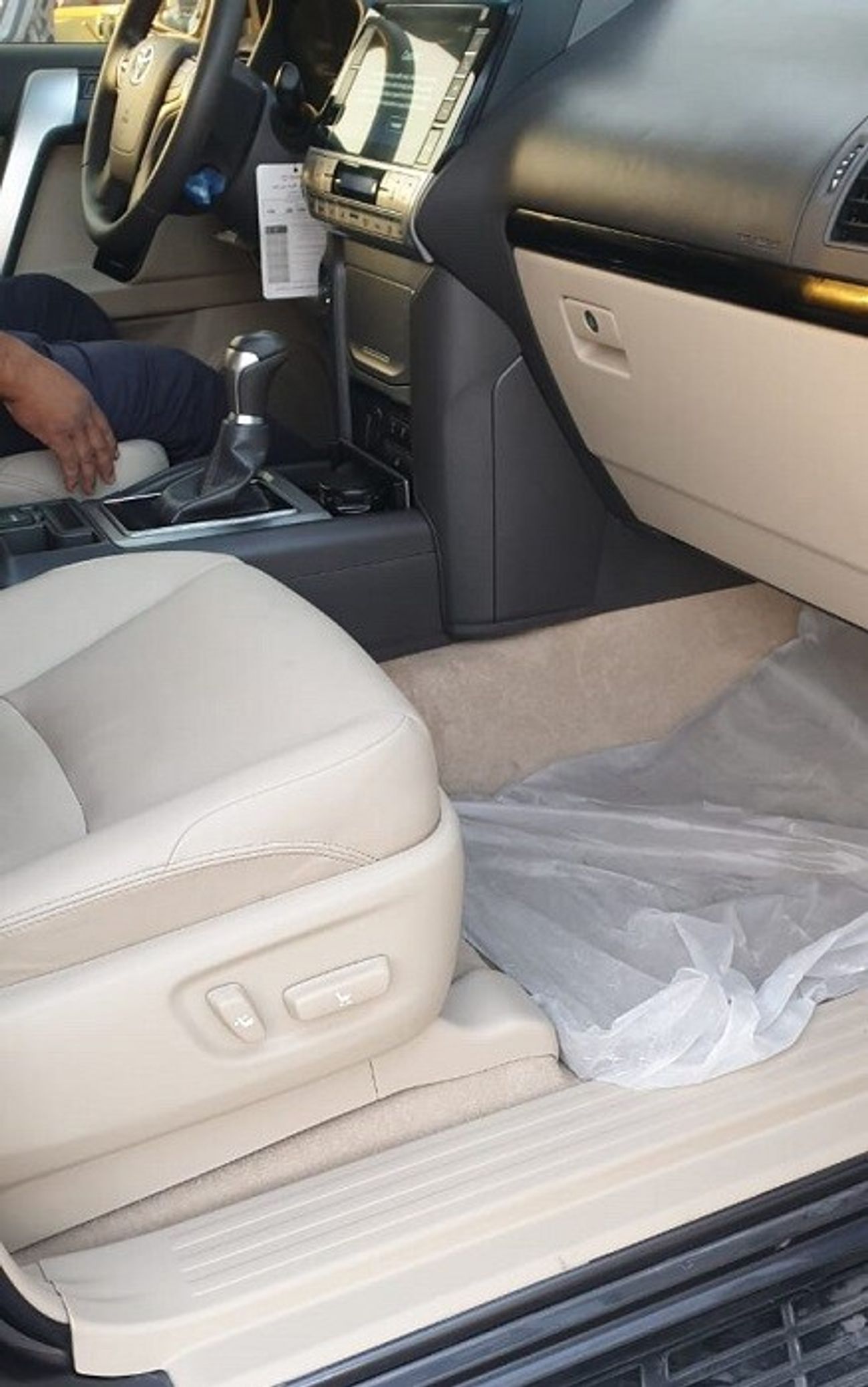 تويوتا برادو 4.0L V6 4WD PETROL (USED)