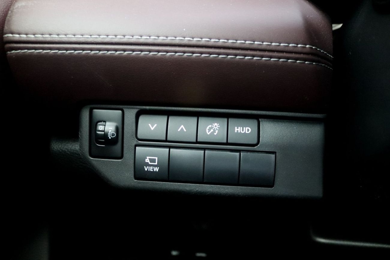 Toyota Urban Cruiser 2026 TOYOTA URBAN CRUISER **EXPORT ONLY**التصدير فقط خارج الخليج***