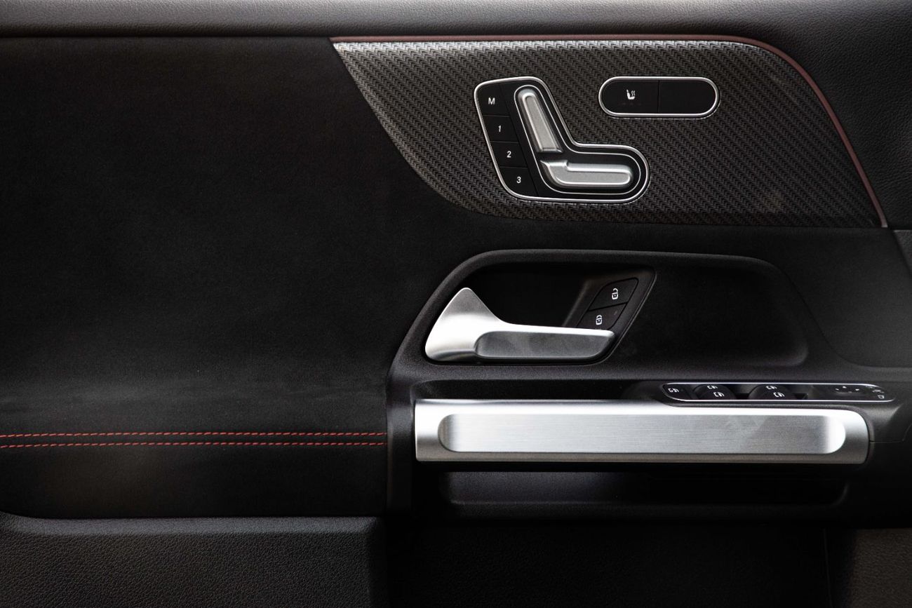 Mercedes-Benz GLB 250 GLB 250 AMG | 2,840 P.M  | 0% Downpayment | Low Mileage!