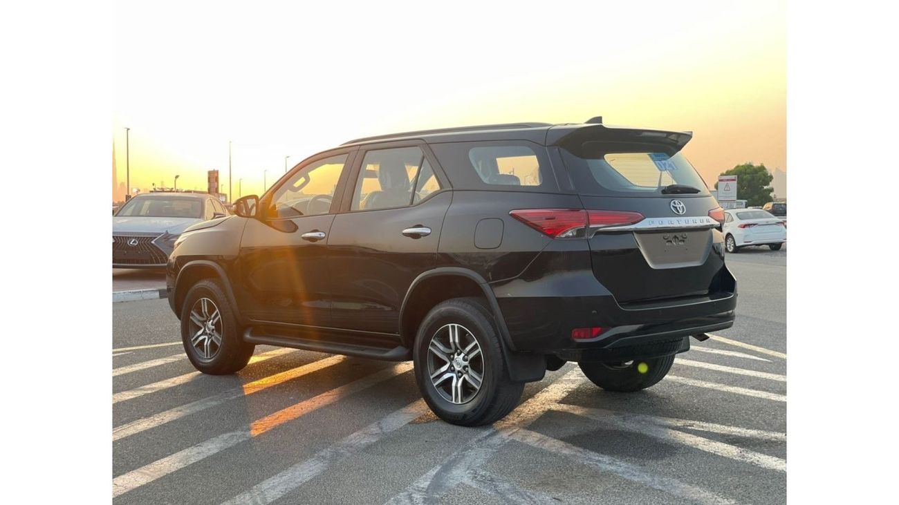 Toyota Fortuner 2019 Toyota Fortuner EXR+ 2.7L V4 - 4x4 AWD - Rear CAM & Sensor - No accident -