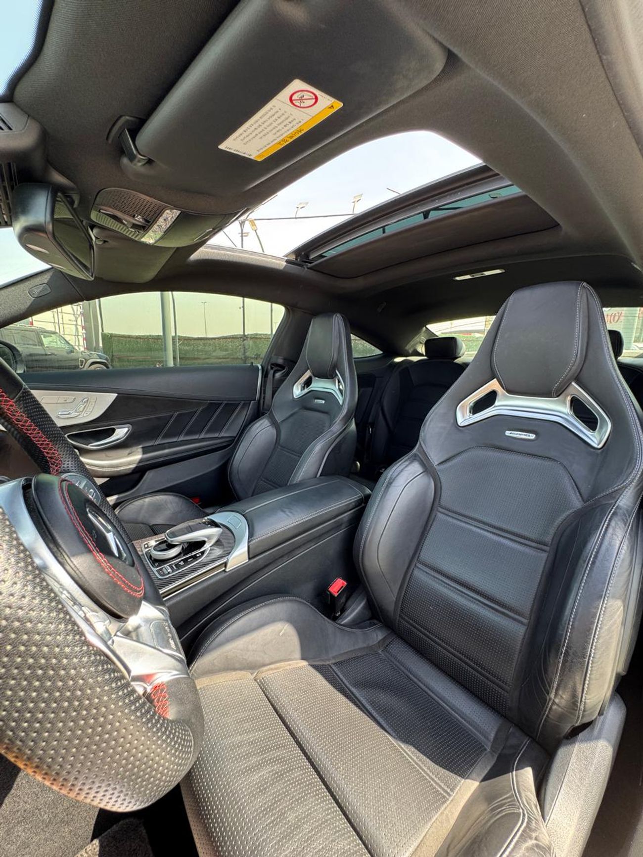 مرسيدس بنز C 63 كوبيه ✨ مرسيدس C63 S AMG ✨ كوبيه موديل : 2018 السعر : 130.000 درهم الممشي 75.000 (وارد كوري) ✨ فل اوبشن، ف