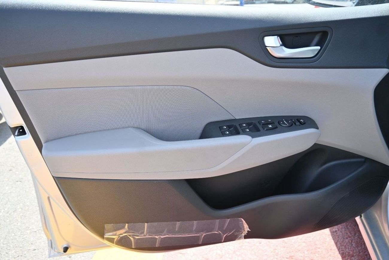 Hyundai Accent Hyundai Accent 1.6L Petrol, Sedan, FWD, 4 Doors, Color Silver, Model 2023