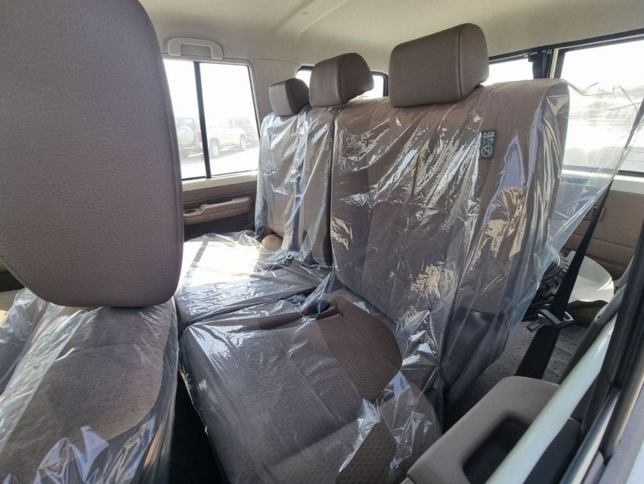 Toyota Land Cruiser 70 LC76 4.0 V6 Petrol MT 2025YM