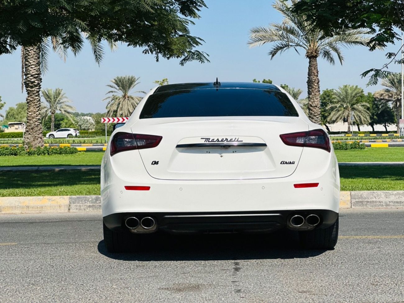 مازيراتي جيبلي S Q4 3.0L (410 HP) MASERATI GHIBLI S Q4 MODEL 2015 GCC SPACE