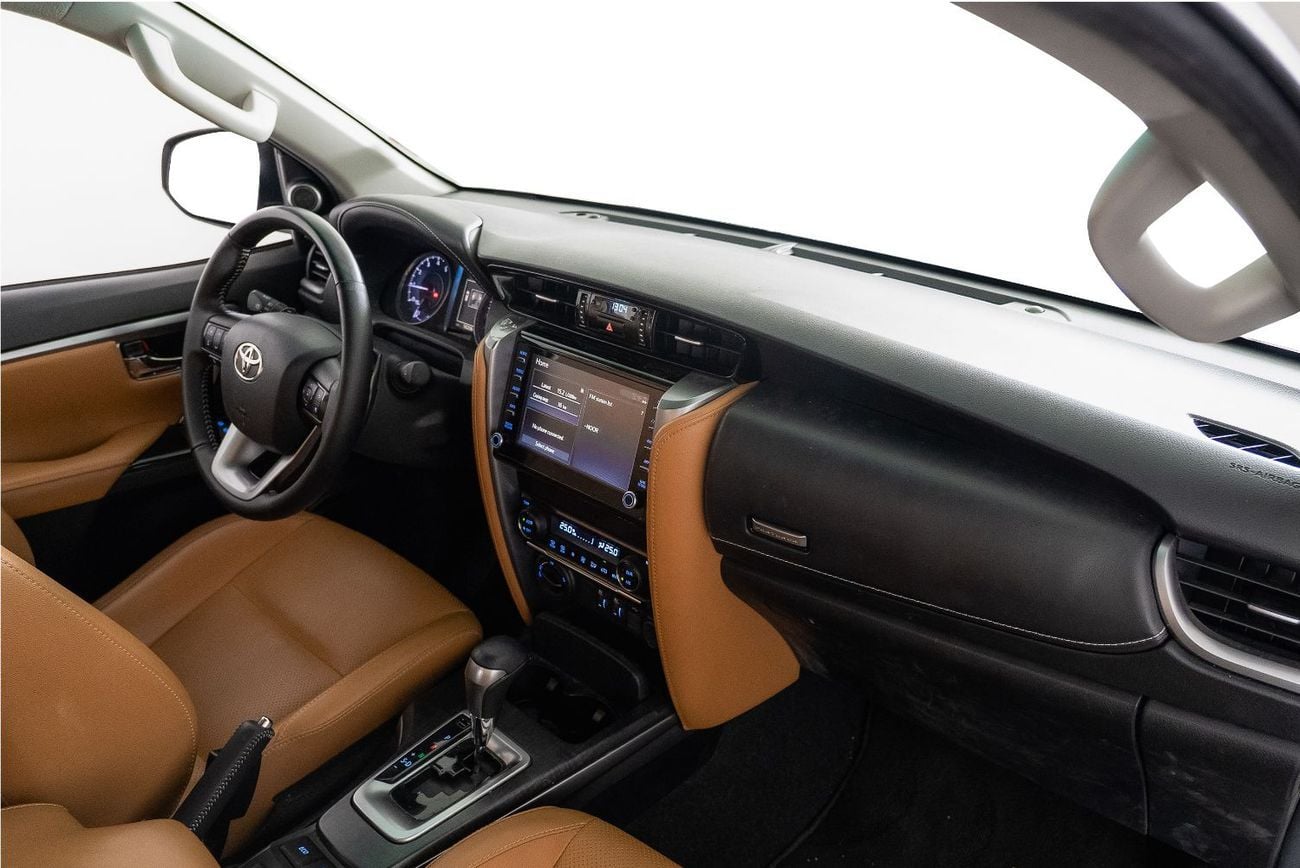 Toyota Fortuner VXR 4.0L (278 HP)