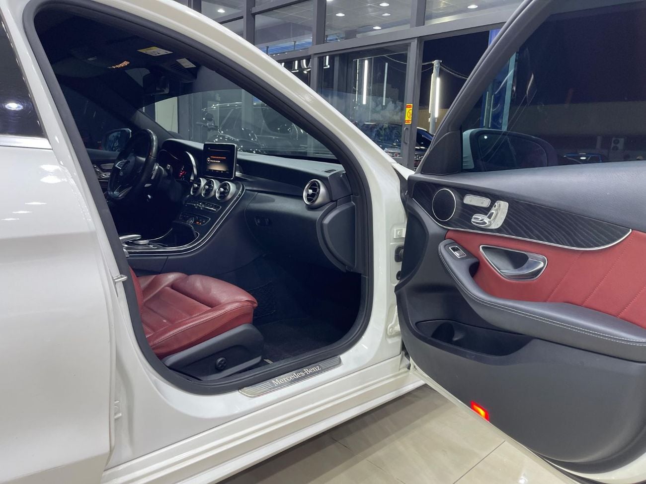 مرسيدس بنز C 200