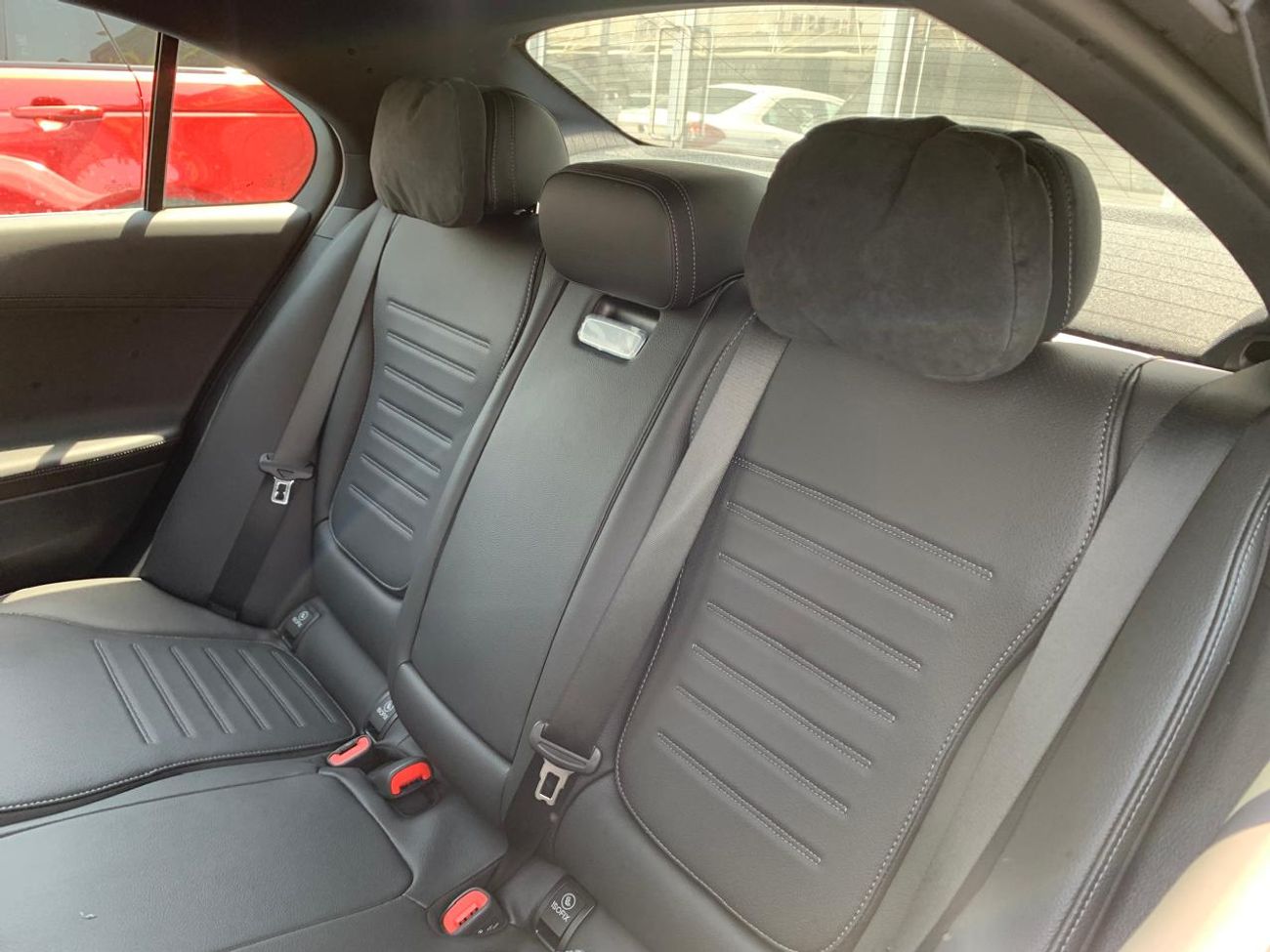 مرسيدس بنز 200 2025 MERCEDES -BEN C200L 1.5L V4 FULL OPTION