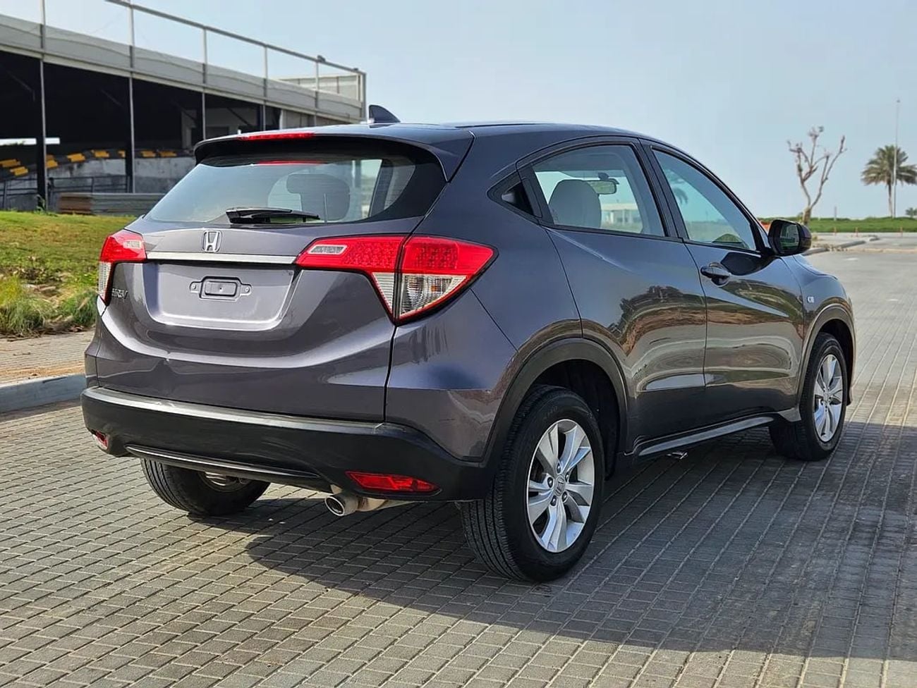 هوندا HRV EX GCC Specs - Mid Option Compact Family SUV Single Owned