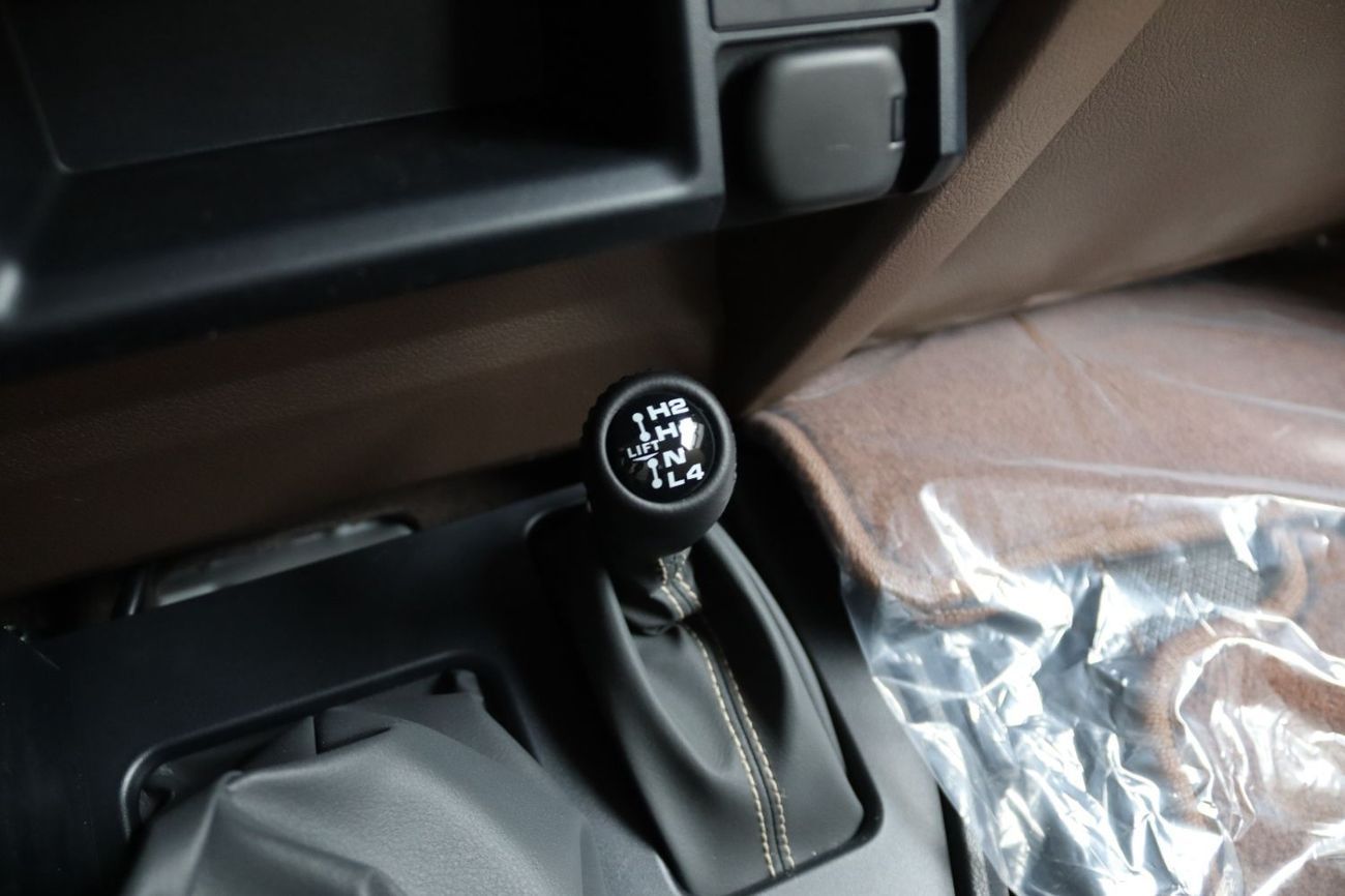 Toyota Land Cruiser 70 2.8 DIESEL MANUAL TRANSMISSION DIFF LOCK **التصدير فقط خارج الخليج*****EXPORT ONLY**