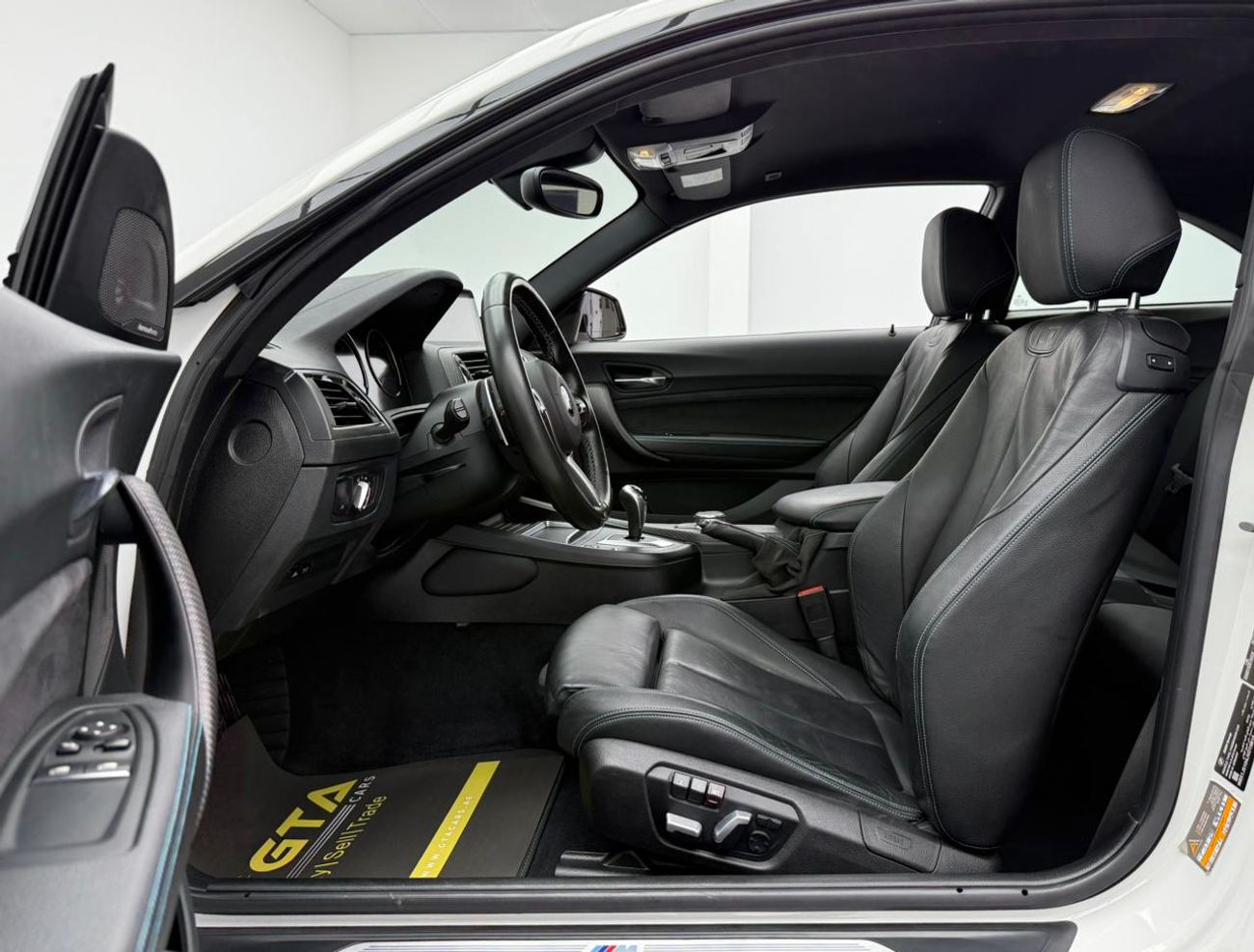 بي أم دبليو M2 Std 3.0L A/T 2018 BMW M2 Coupe, 2026 Warranty + Service Pack, Full Service History, Excellent Condit