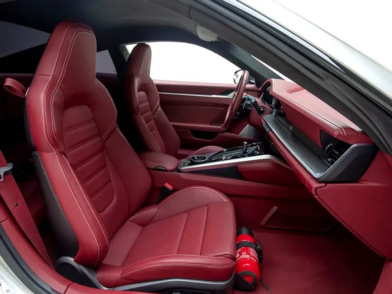 Porsche 911 Turbo S 3.8L (640 HP) Coupe | With Upgraded Akrapovic Titanium Exhaust | GCC Spec | With Warranty