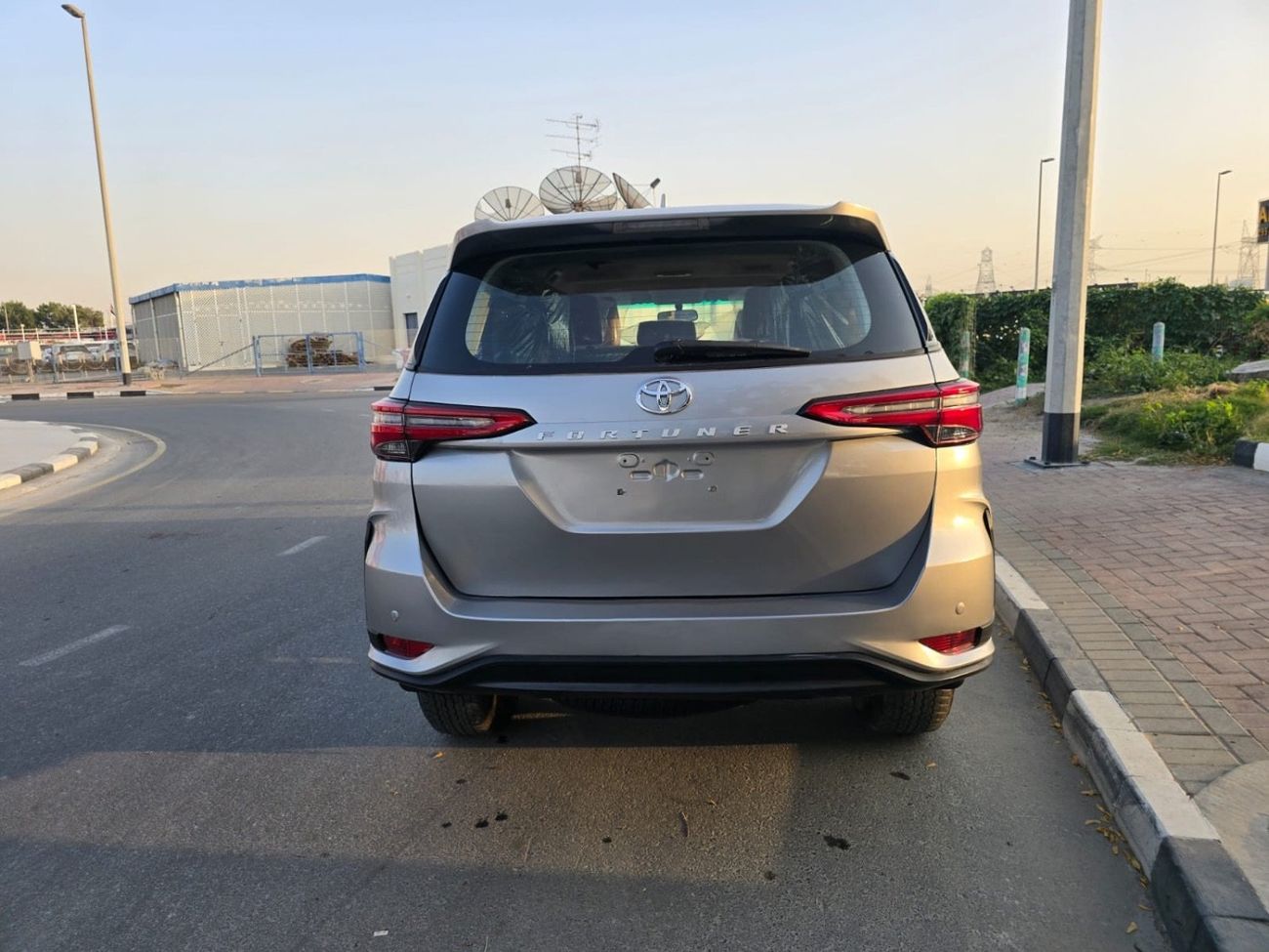 Toyota Fortuner EXR 2.7L (160 HP)