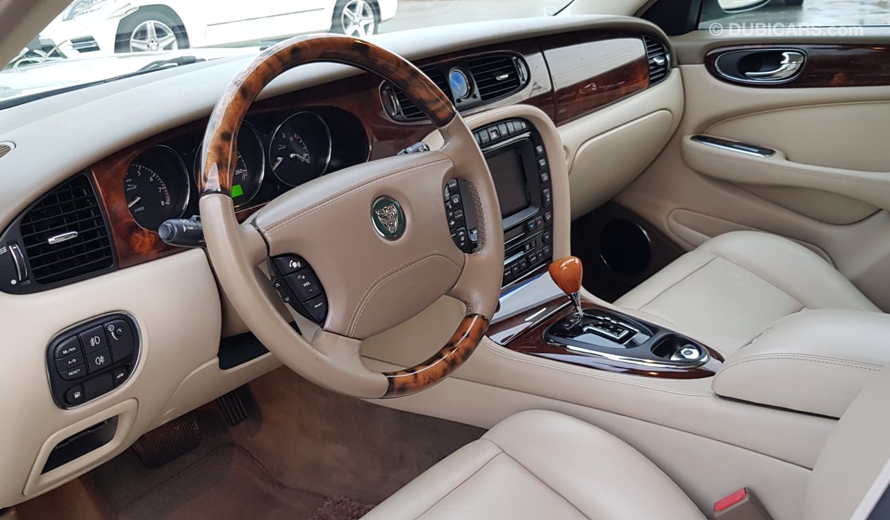 Jaguar XJ8 2004 - SUPER CLEAN - FREE ACCENTED - 91000 KM