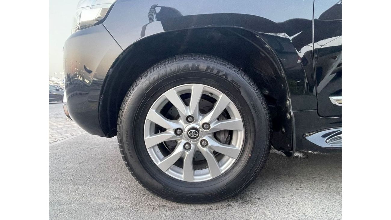 Toyota Land Cruiser 2016 Toyota Land Cruiser GXR (J200), 5dr SUV, 4.6L 8cyl Petrol, Automatic, Four Wheel Drive. clean c