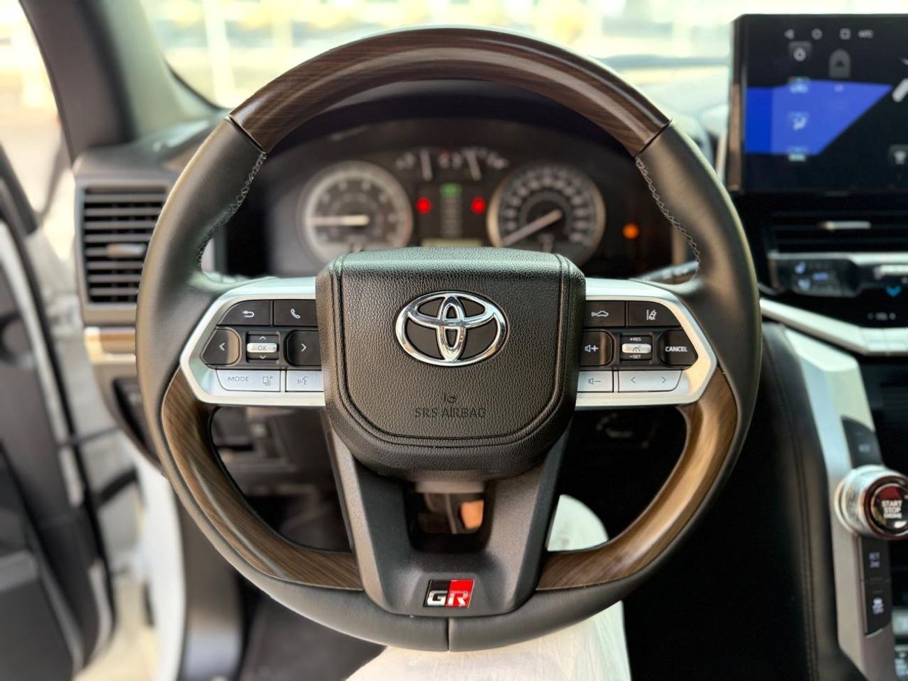 Toyota Land Cruiser GXR 4.0L (271 HP) 4WD