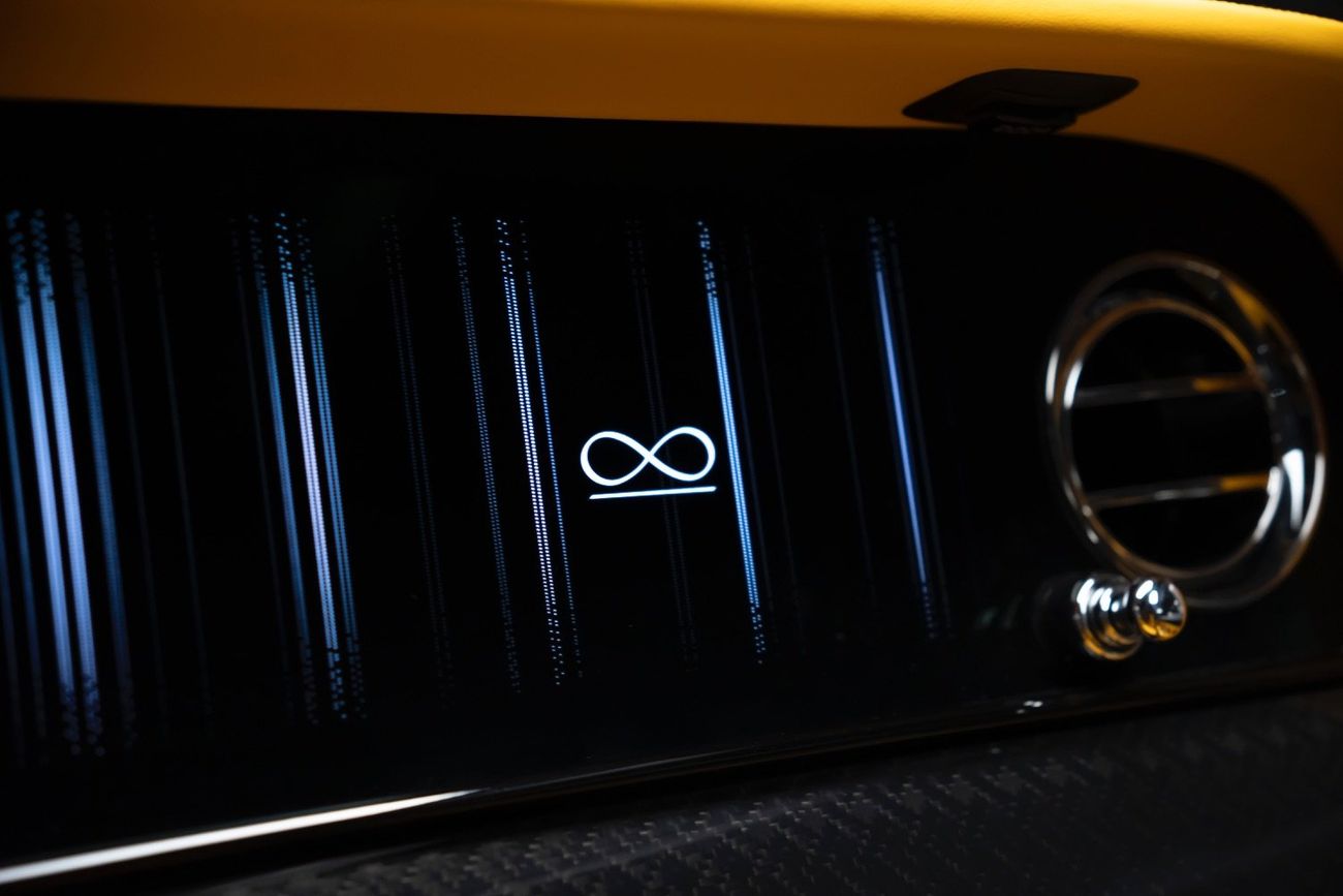 رولز رويس كولينان Rolls Royce cullinan  2025 GCC  Warranty and service AGMC  Black badge  2,900 km