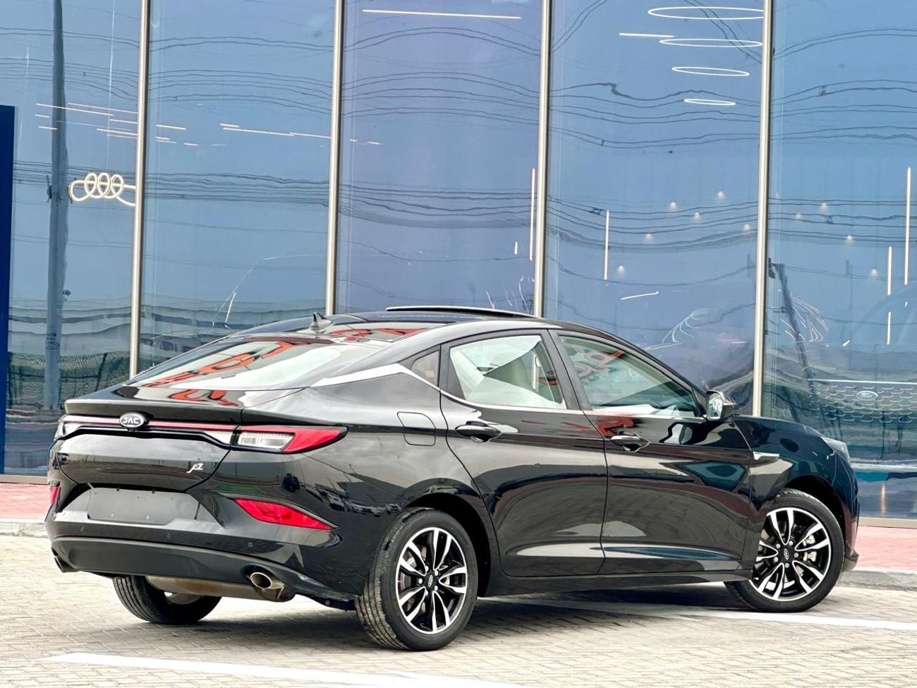 JAC J7 535-Monthly l GCC l Cruise, Sunroof, Leather Seats l Accident Free