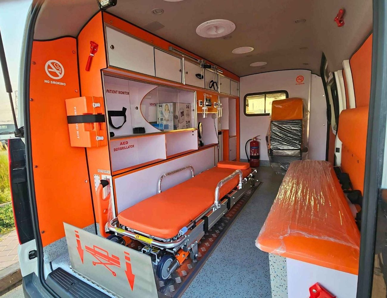 Toyota Hiace 3.5L DX HIGHROOF / V6 PETROL, A/T, EMERGENCY MEDICAL AMBULANCE (CODE # AMBULANCE)