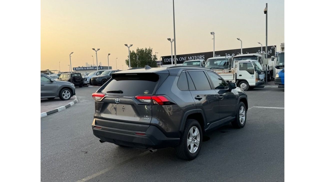 تويوتا راف ٤ 2021 LE HYBRID LOW MILES US SPEC