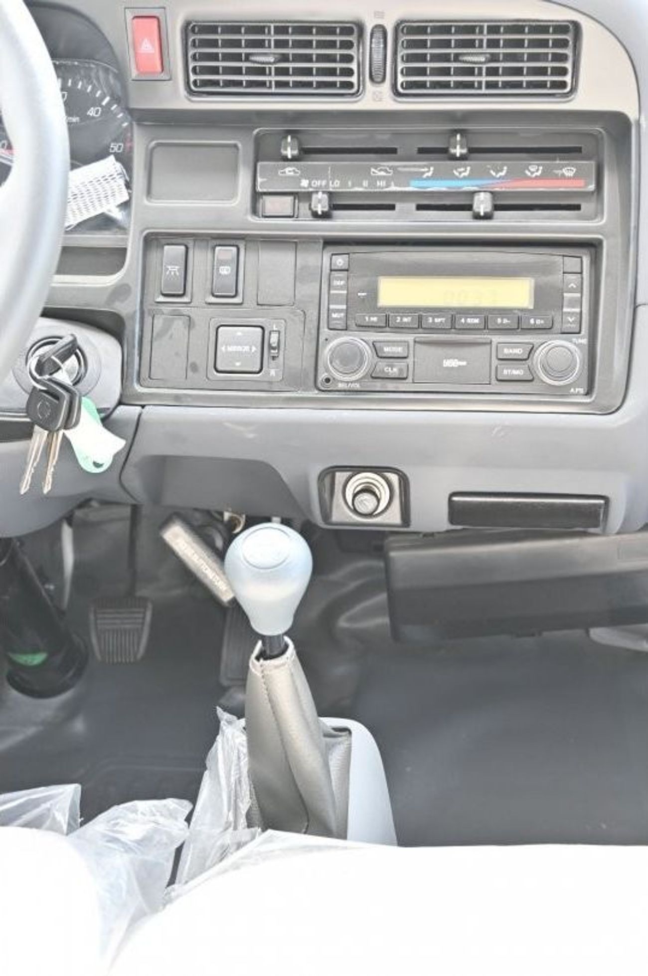 Golden Dragon XML6502E Golden Dragon XML6502E-P 2.2L Petrol, VAN, 4 Doors, Manual Transmission, Manual Window, 15 Seats, Co