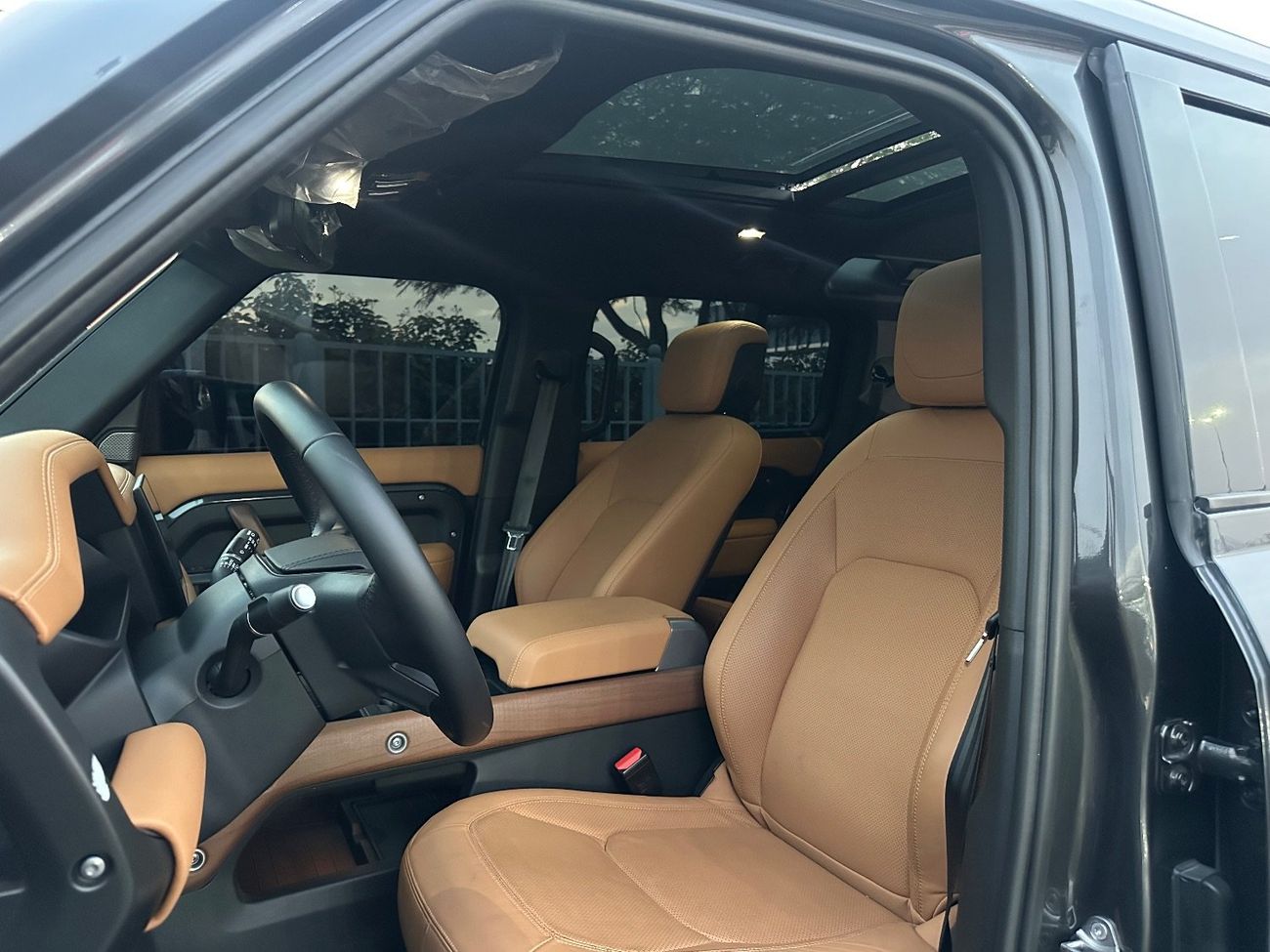 لاند روفر ديفندر P400 110 HSE 3.0L (5 Seater)