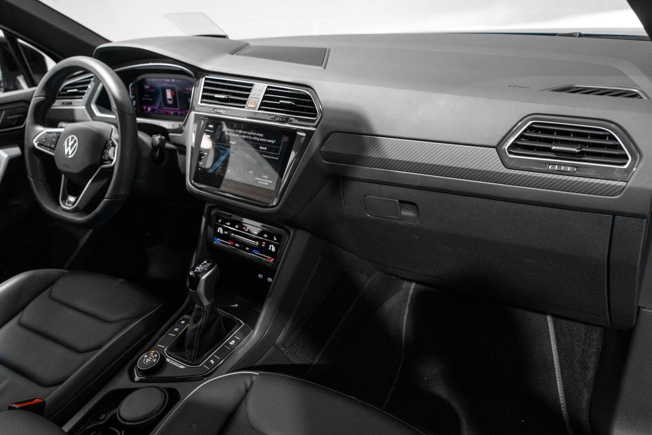 فولكس واجن تيجوان R-Line 2.0L R-Line Black Edition 2.0L