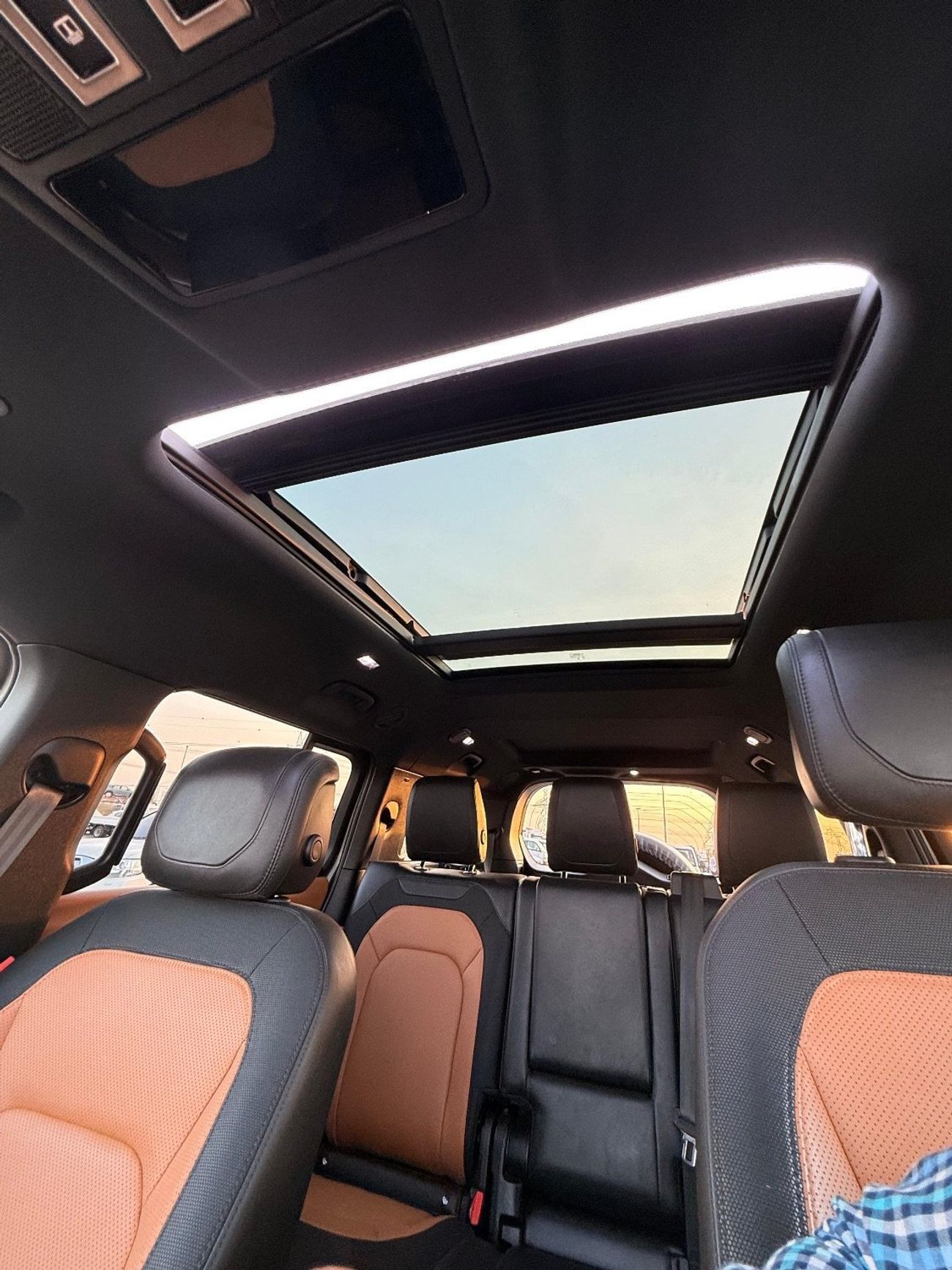 Land Rover Defender 130 SE P400 X Dynamic (7 Seater)