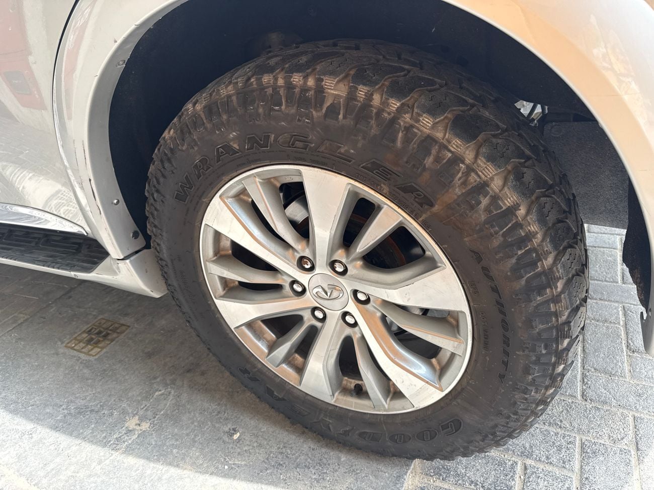 إنفينيتي QX80