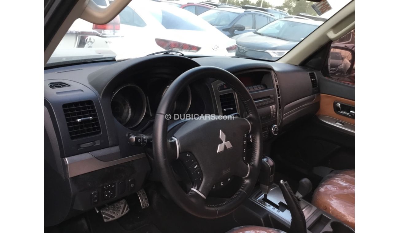 Mitsubishi Pajero GRAY 2016 GCC SPECIFICATION